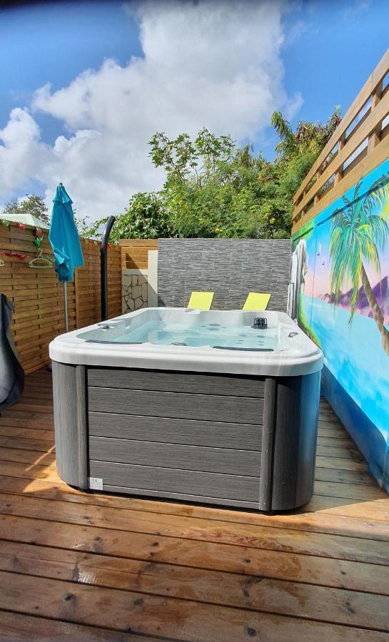 Chez Claudia: Charming Retreat with Private Jacuzzi and Pool Apartment Courcelles Exterior photo