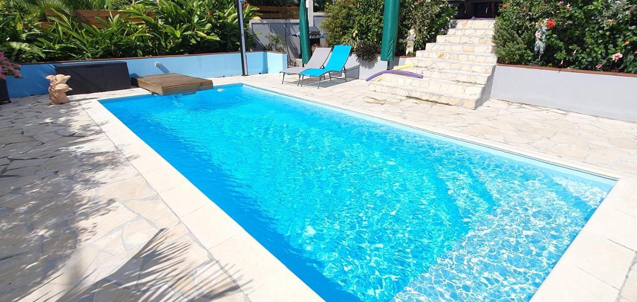 Chez Claudia: Charming Retreat with Private Jacuzzi and Pool Apartment Courcelles Exterior photo